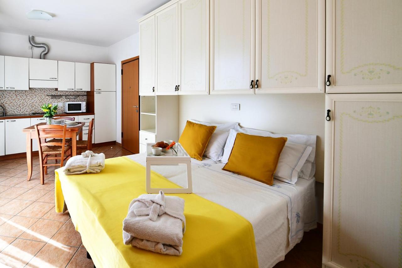 Residence Marlin Riccione Eksteriør billede