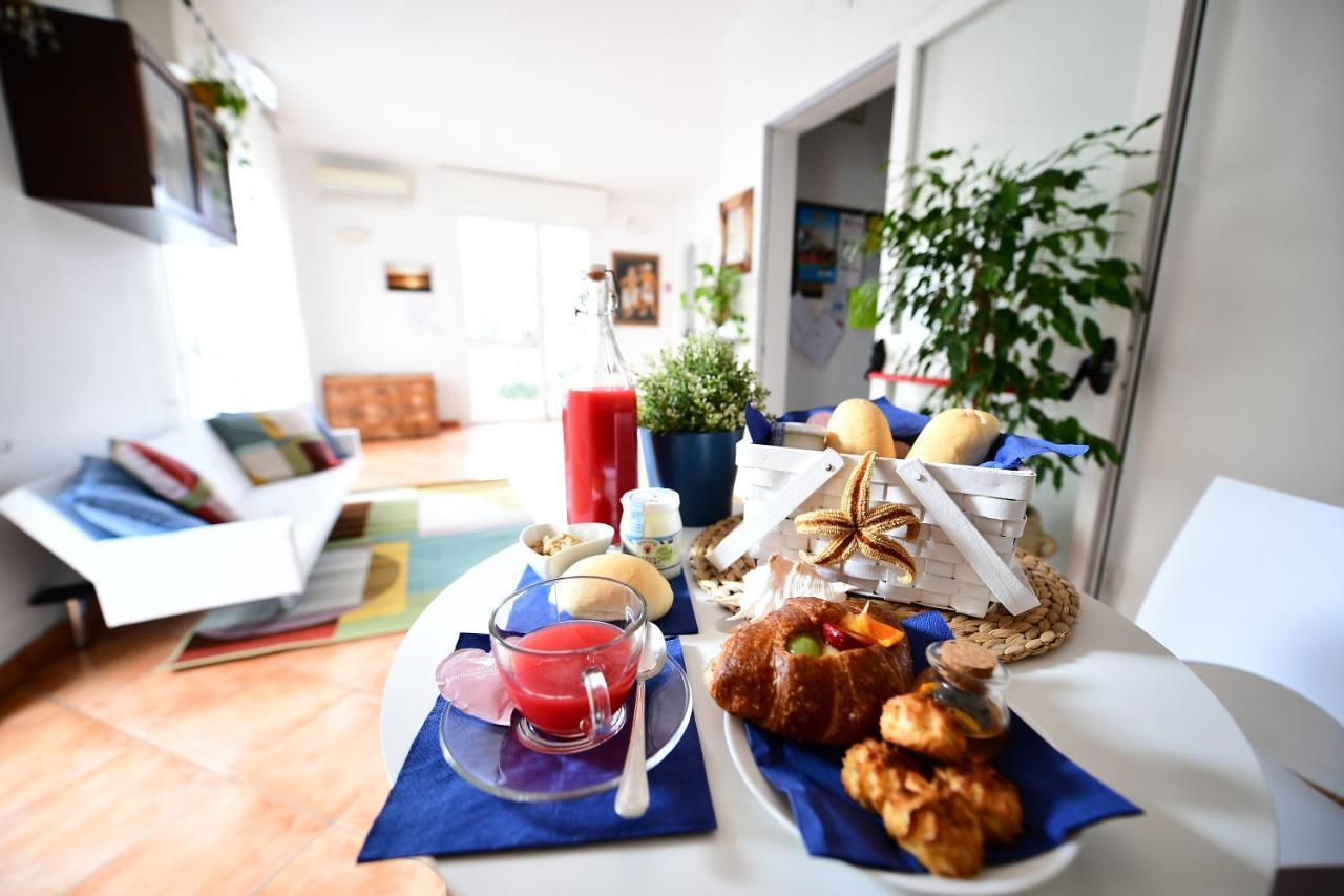 Residence Marlin Riccione Eksteriør billede