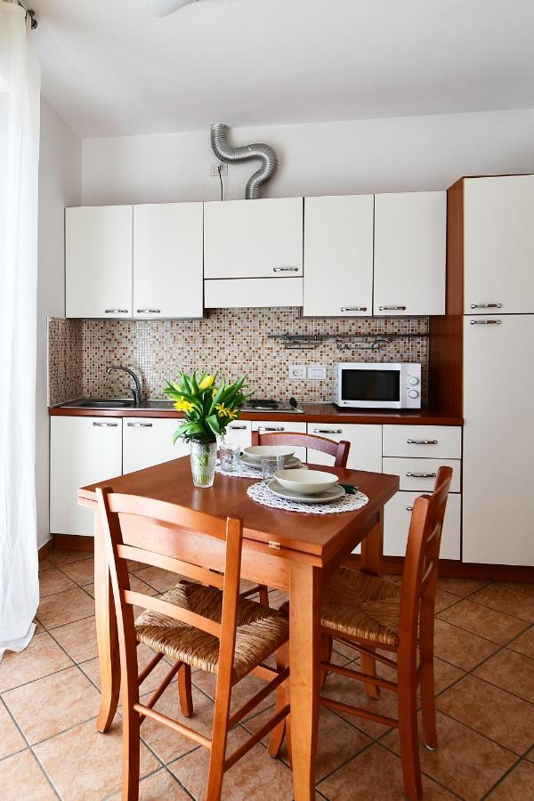 Residence Marlin Riccione Eksteriør billede